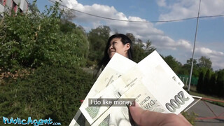 Ázsiai bombázó anyuci pénzért szexel