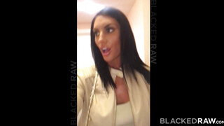August Ames muffját néger srác reszeli