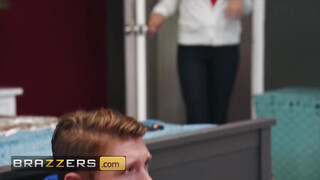 Brazzers - Jeanie Marie Sullivan a szuper szexy milf