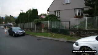 Angel Piaff a fullos fiatal lány
