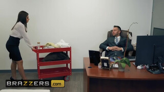 Brazzers - Ella Knox az óriás cicis brazil spiné