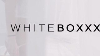 WHITEBOXXX - Clea Gaultier a fullos francia nőci