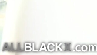 AllBlackX - Lala Ivey a méretes kannás tini