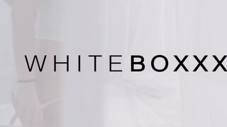 WhiteBoxxx - Nelly Kent a hatalmas mellű román picsa