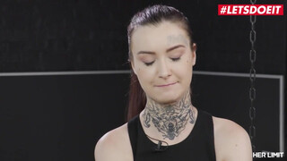 HerLimit - Tabitha Poison tetovált cseh spiné nem pinába kéri