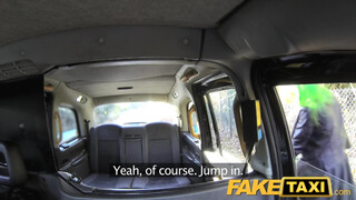 Fake Taxi zöld hajú spiné seggluka kúrható