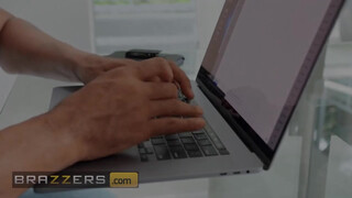 Brazzers - Ebony Mystique szereti a hatalmas néger pélót