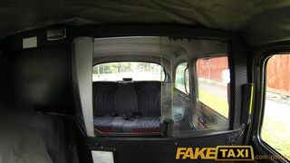 FakeTaxi - Felborotvált fejű punk picsa megkúrelva