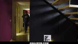 Canela Skin seggluka durván megkefélve - Anal mom