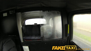FakeTaxi - Világos Szőke hatalmas seggű spiné megrakva