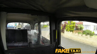 FakeTaxi - egy szexy irodista picsa