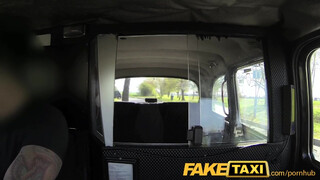 FakeTaxi - ártatlan pici tini bige és a vastag dárda
