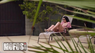 MOFOS - LaSirena69 a hatalmas csöcsű kolumbiai kiscsaj