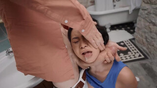 Brazzers - Kiki Daniels muffját az óriás faszú doki keféli