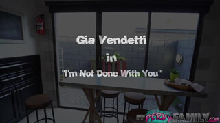 Gia Vendetti a fullos hosszú combú kolumbiai
