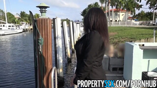 PropertySex - Priya Price pinába tolva