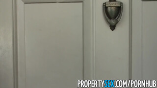 PropertySex - fullos világos szőke ingatlanos kisasszony