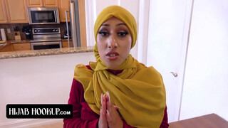 Hijab Hookup - Jógázó arab kisasszony megdöngetve