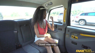 Fake Taxi - Tina Fire a méretes cicis néger kiscsaj