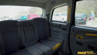 Fake Taxi - Francia escortos hölgyemény megdöngetve