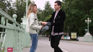 Slim4K - Luna Umberley ismeretlen krapekkal kúrel