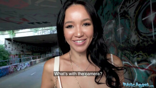 Public Agent - Asia Vargas a szexi ázsiai hölgyemény