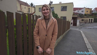 Public Agent - Marsianna Amon a hatalmas tőgyes csaj