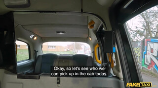 Fake Taxi - Eva Berger megdöngetve a taxiban