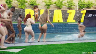 BRAZZERS - Luna Star tini manussal baszik