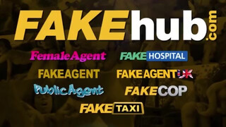 Public Agent - Néger hajú kicsike keblű tini lány