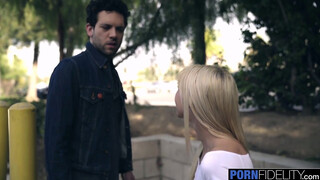 PORNFIDELITY - Kenzie Reeves alaposan is szereti