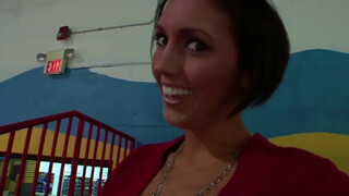 Dylan Ryder, néger MILF hatalmas mellekkel imádja a durva farkat