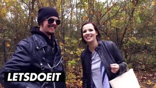 Méretes tőgyes csoki hajú német lány felvétel a hatalmas kombiban vad baszásra
