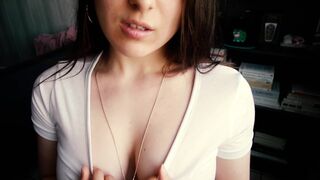 Tini amatőr barna hajú méretes didkós nőci asmr relax kefélése