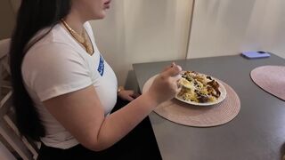 Dögös 20 éves bige megbassza magát az legelső randin
