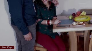 Priya bhabhi rendesen kezdi a fiatal devarral és beleélvezéssel zárja